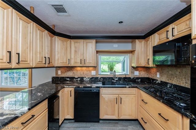 7981 Mulberry Road, Chesterland, OH 44026
