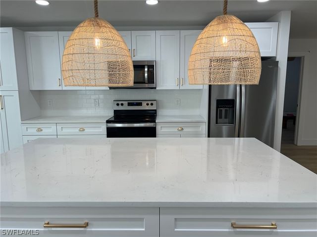 673 107th AVE N, Naples, FL 34108