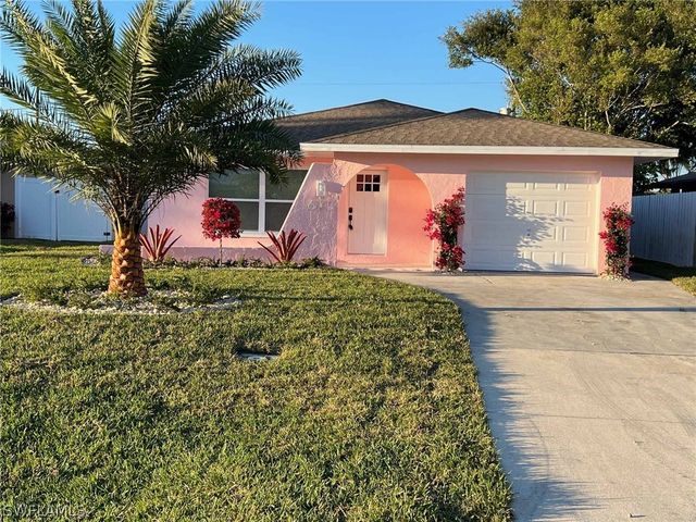 673 107th AVE N, Naples, FL 34108