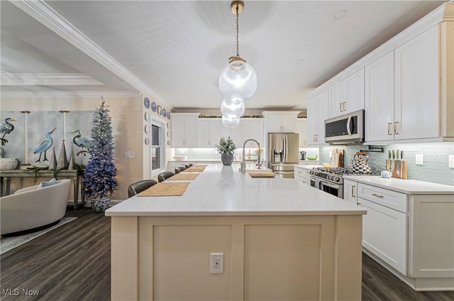 201 Whispering Shores, Vermilion, OH 44089