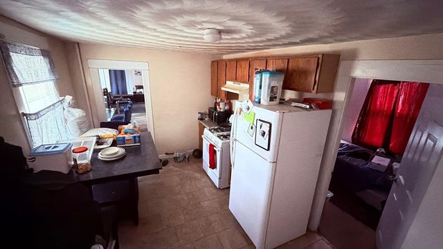 9-11 Barclay St, Worcester, MA 01604