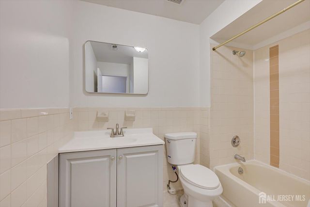 1607 Edison Glen Terrace, Edison, NJ 08837