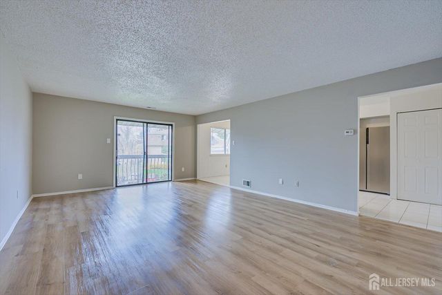 1607 Edison Glen Terrace, Edison, NJ 08837