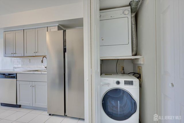 1607 Edison Glen Terrace, Edison, NJ 08837