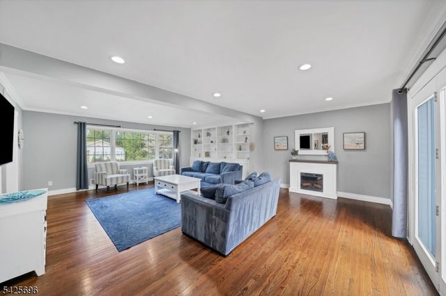 30 Aldersgate Cir, Mount Olive Twp., NJ 07828