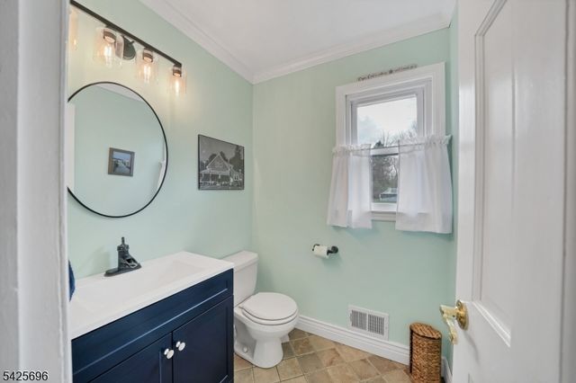 30 Aldersgate Cir, Mount Olive Twp., NJ 07828