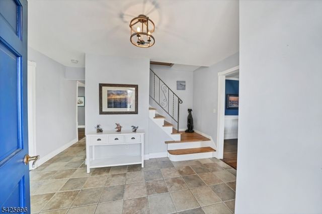 30 Aldersgate Cir, Mount Olive Twp., NJ 07828