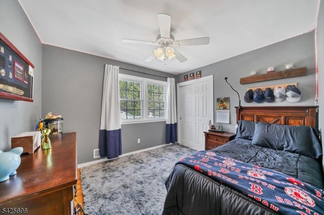 30 Aldersgate Cir, Mount Olive Twp., NJ 07828