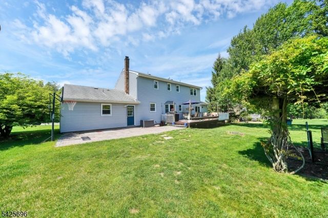 30 Aldersgate Cir, Mount Olive Twp., NJ 07828