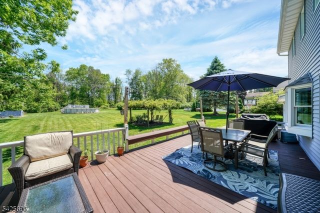 30 Aldersgate Cir, Mount Olive Twp., NJ 07828