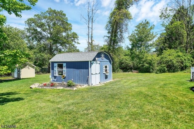 30 Aldersgate Cir, Mount Olive Twp., NJ 07828