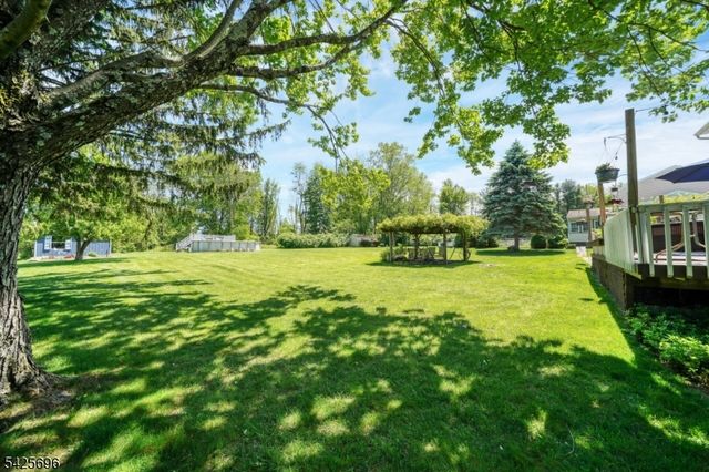 30 Aldersgate Cir, Mount Olive Twp., NJ 07828