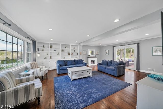 30 Aldersgate Cir, Mount Olive Twp., NJ 07828