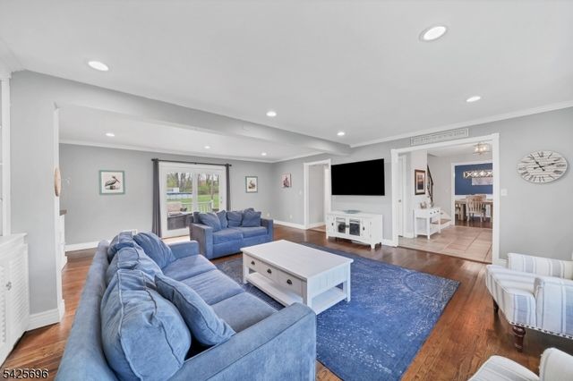 30 Aldersgate Cir, Mount Olive Twp., NJ 07828