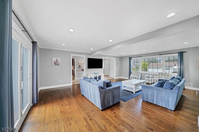 30 Aldersgate Cir, Mount Olive Twp., NJ 07828