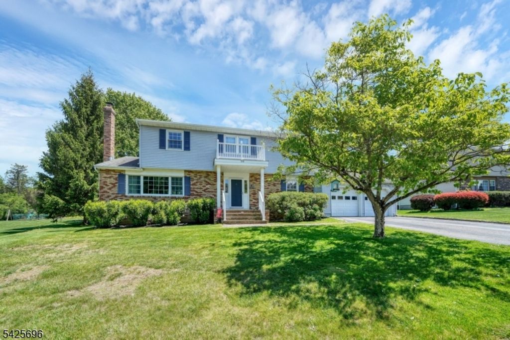 30 Aldersgate Cir, Mount Olive Twp., NJ 07828