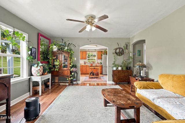 22358 Apache Lane, Bristol, VA 24202