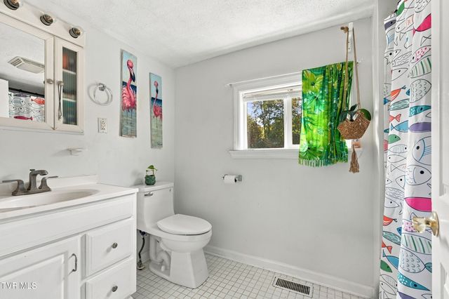 22358 Apache Lane, Bristol, VA 24202