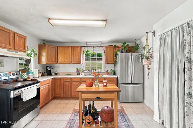 22358 Apache Lane, Bristol, VA 24202