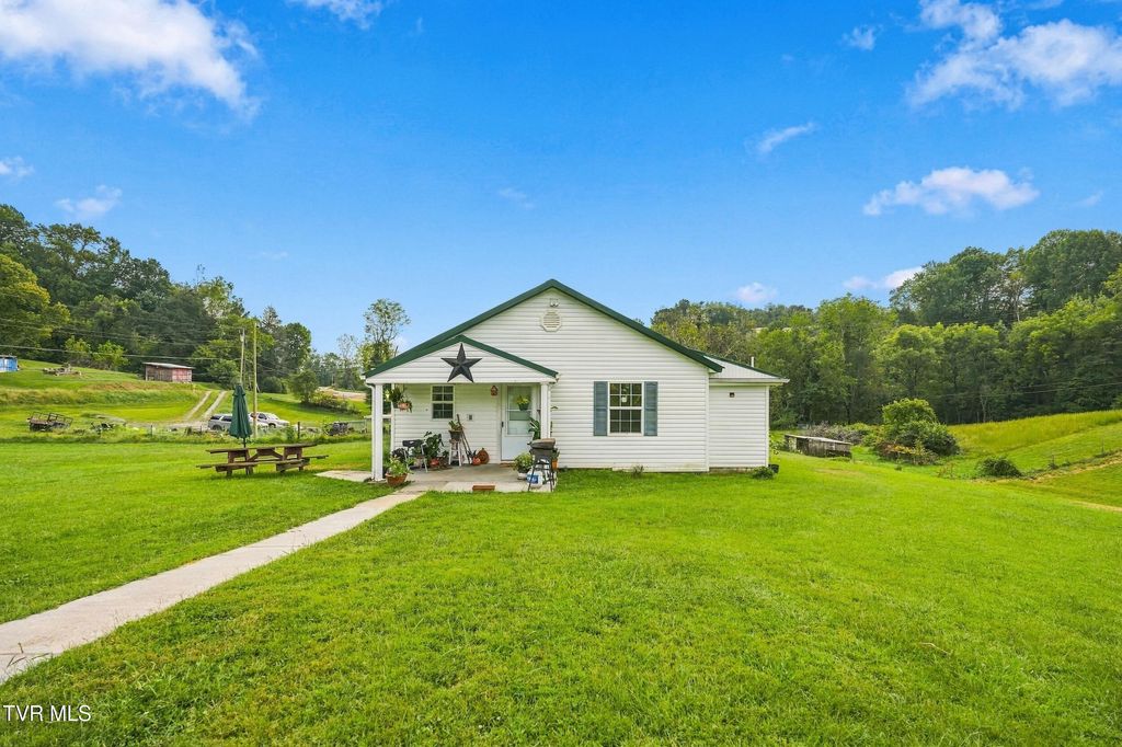 22358 Apache Lane, Bristol, VA 24202