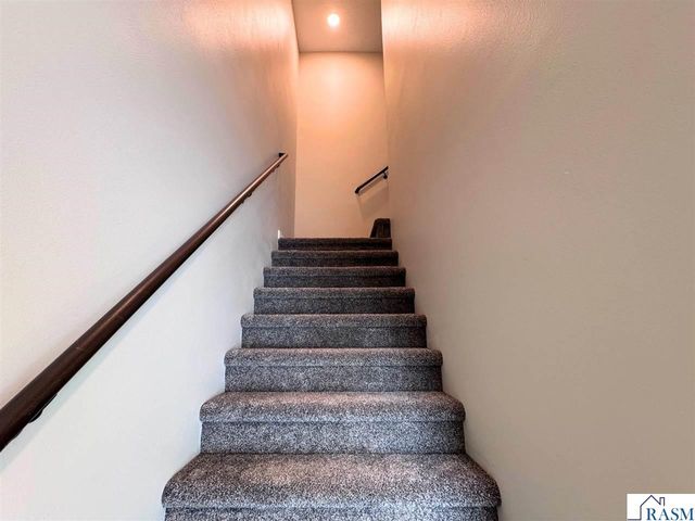 3202 Scotch Lane, Mankato, MN 56001