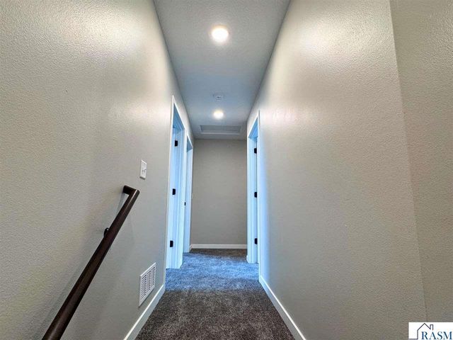 3202 Scotch Lane, Mankato, MN 56001