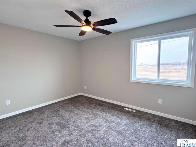 3202 Scotch Lane, Mankato, MN 56001