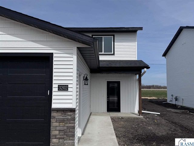3202 Scotch Lane, Mankato, MN 56001