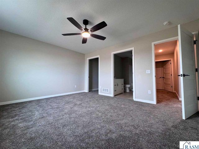 3202 Scotch Lane, Mankato, MN 56001