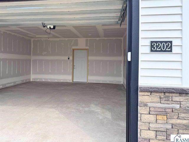 3202 Scotch Lane, Mankato, MN 56001