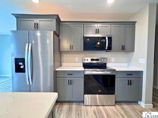 3202 Scotch Lane, Mankato, MN 56001