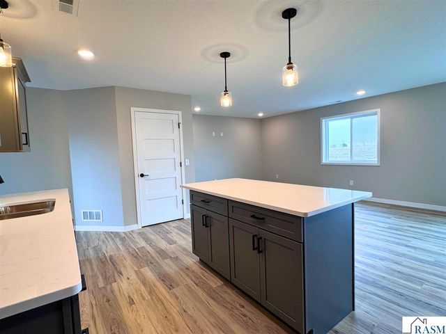 3202 Scotch Lane, Mankato, MN 56001
