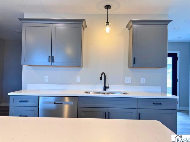 3202 Scotch Lane, Mankato, MN 56001