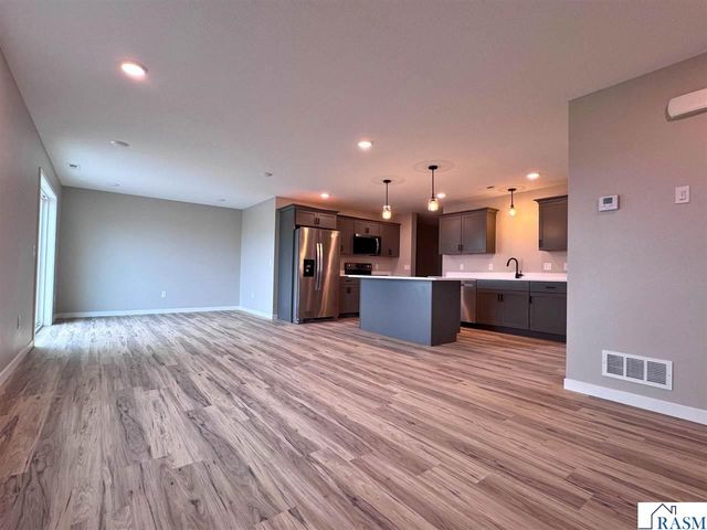 3202 Scotch Lane, Mankato, MN 56001