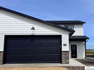 3202 Scotch Lane, Mankato, MN 56001