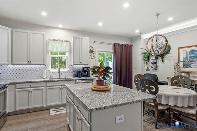 10844 Genito Square Dr, Midlothian, VA 23112