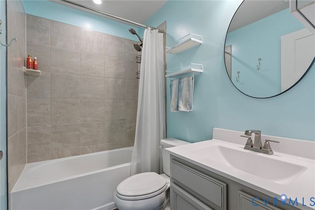 10844 Genito Square Dr, Midlothian, VA 23112