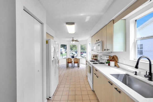 642 GLEN OAKS DRIVE, Leesburg, FL 34748