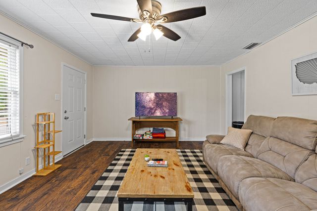 401 Peterson Rd., Kilgore, TX 75662