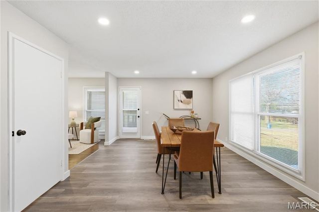 1 Hazelnut Court, Florissant, MO 63033