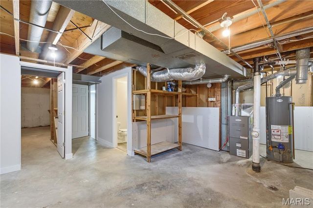 1 Hazelnut Court, Florissant, MO 63033