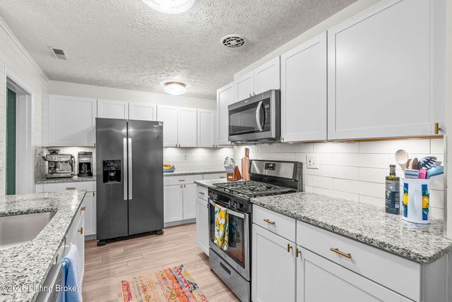 2960 Rio Rita Ave, Louisville, KY 40220