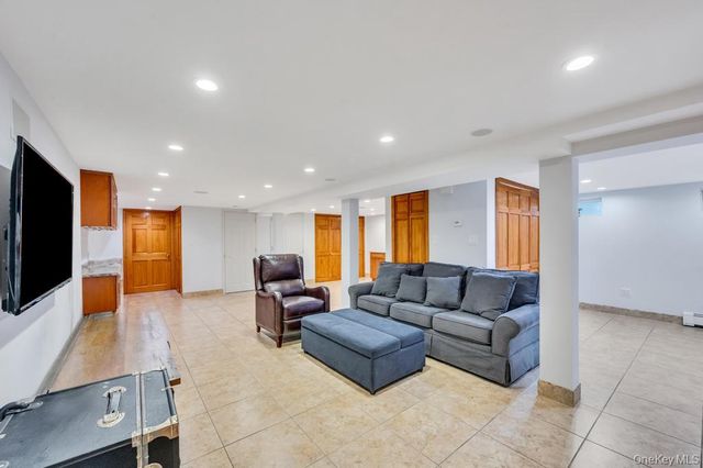 16211 12th Road, Whitestone, NY 11357