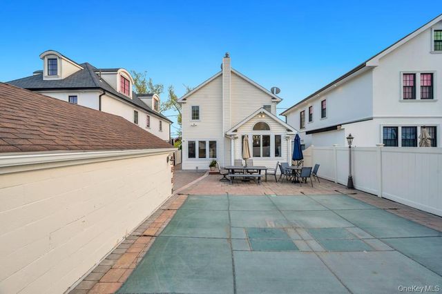 16211 12th Road, Whitestone, NY 11357