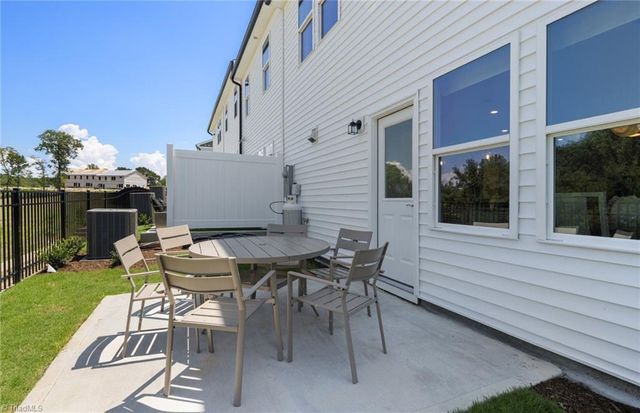 4560 Dillon Mill Drive, Mcleansville, NC 27301