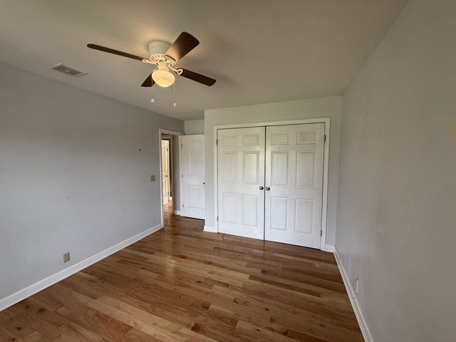 1004 Red Oak Dr, Greenbrier, TN 37073