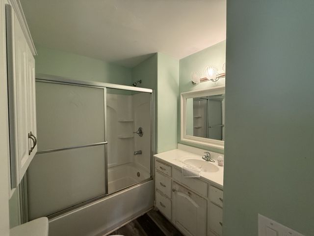 1004 Red Oak Dr, Greenbrier, TN 37073