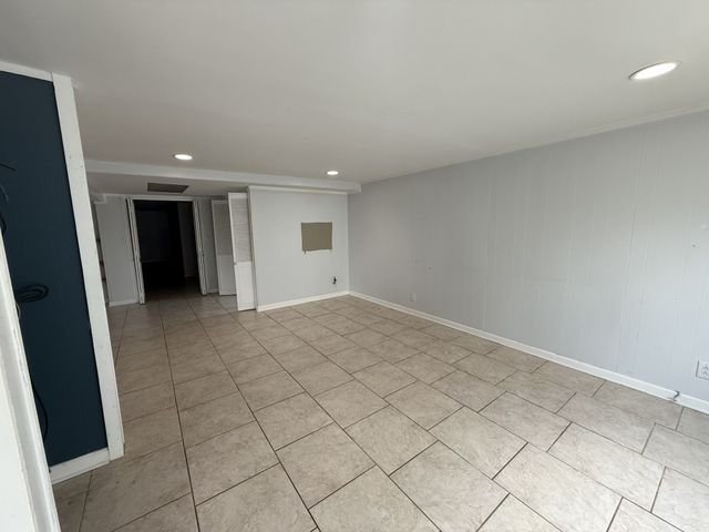 1004 Red Oak Dr, Greenbrier, TN 37073