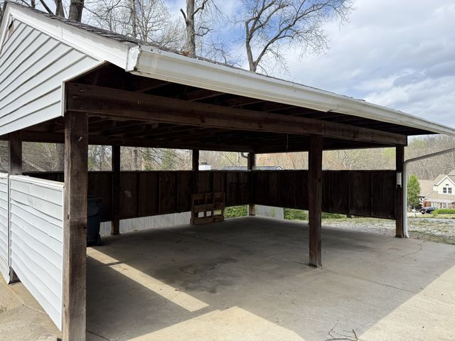 1004 Red Oak Dr, Greenbrier, TN 37073