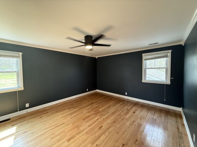 1004 Red Oak Dr, Greenbrier, TN 37073